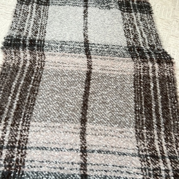 Waverly blanket scarf in neutrals brown & cream - Picture 11 of 13
